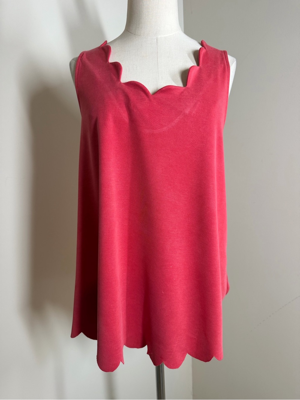 Anthropologie Eri & Ali Meg Women’s Sunset Red -SZ XS-  Scalloped Edges Tank